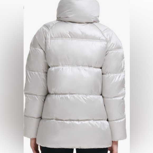 NWT!! KENNETH COLE NEW YORK Silver Cire Puffer Jacket with Removable Hood $225 - Picture 2 of 6